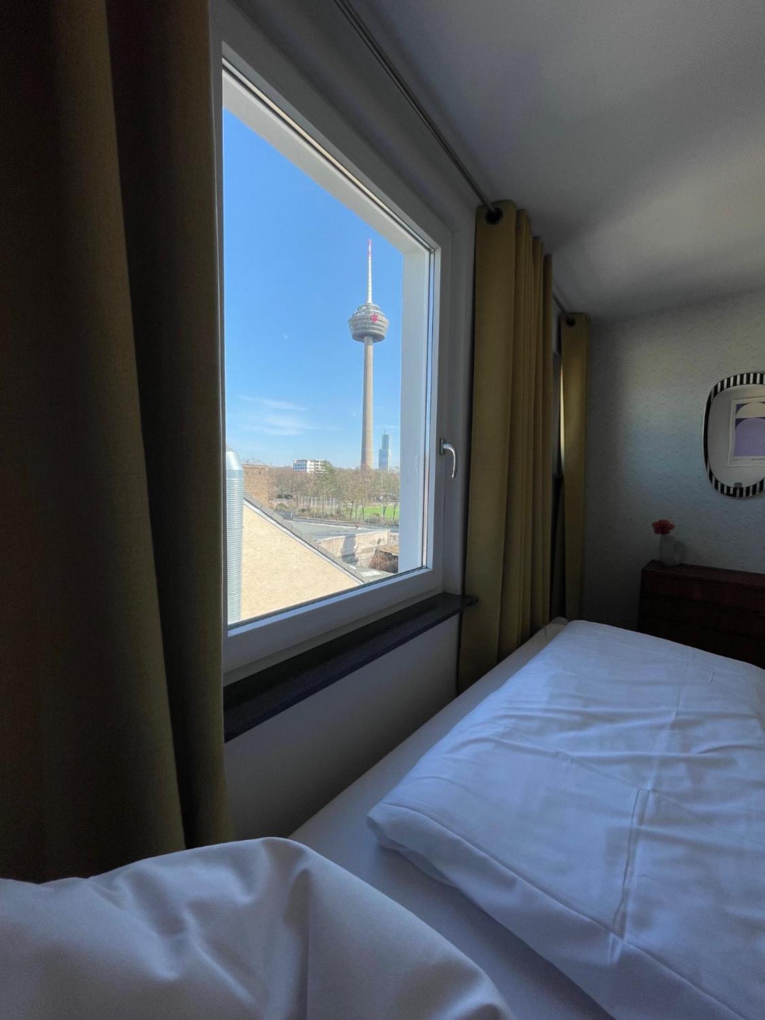 Weltempfaenger Backpacker Hostel Koln Bagian luar foto
