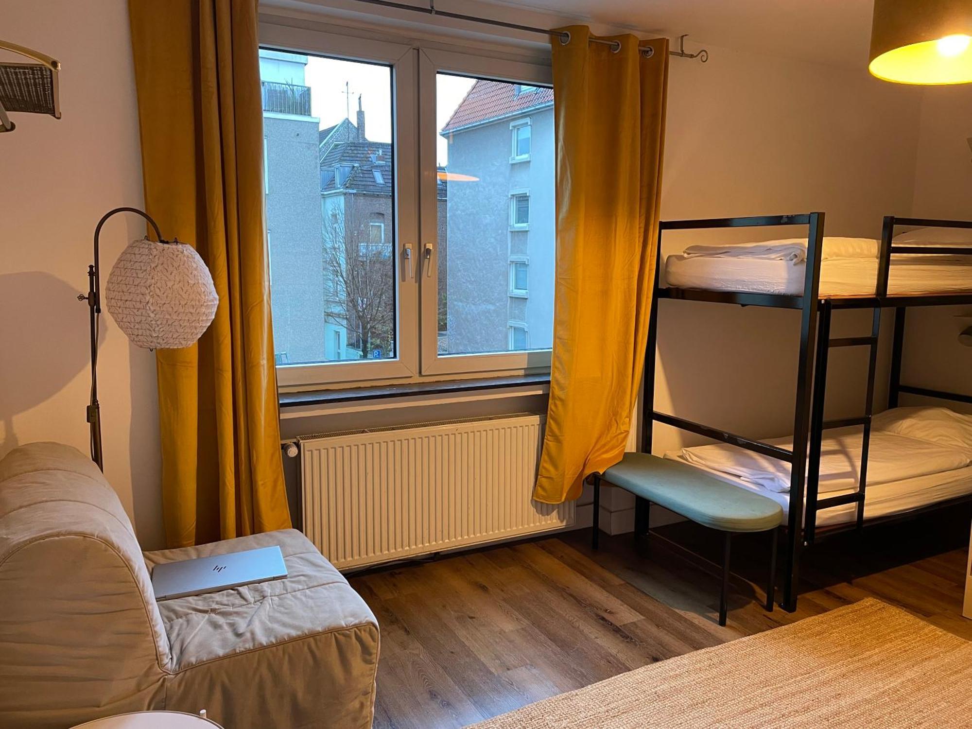 Weltempfaenger Backpacker Hostel Koln Bagian luar foto