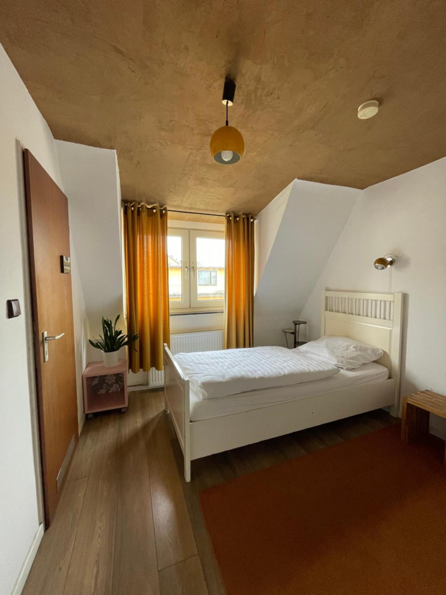Weltempfaenger Backpacker Hostel Koln Bagian luar foto